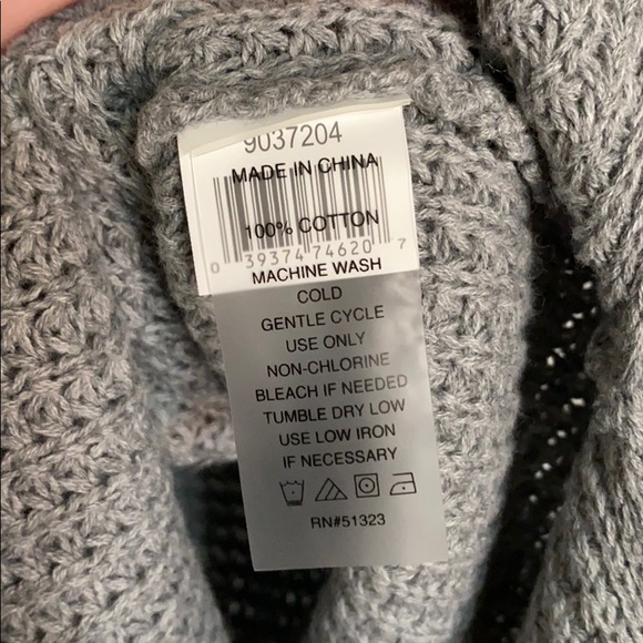 Vince Camuto cowl neck grey sweater - Picture 6 of 7